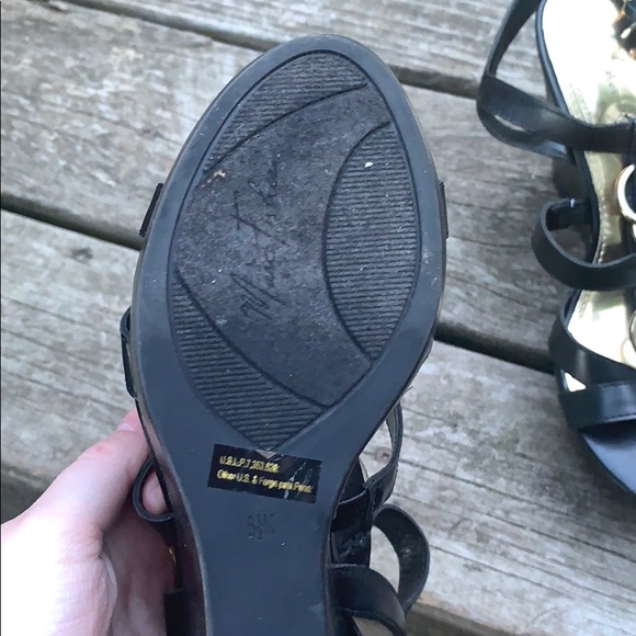 Black and Gold Wedges - Picture 4 of 7